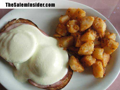 Eggs benedict at Fountain Place